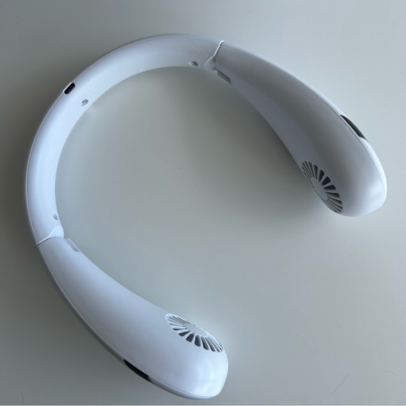 Portable Wearable Neck Fan - Rechargable - Picture 2 of 9